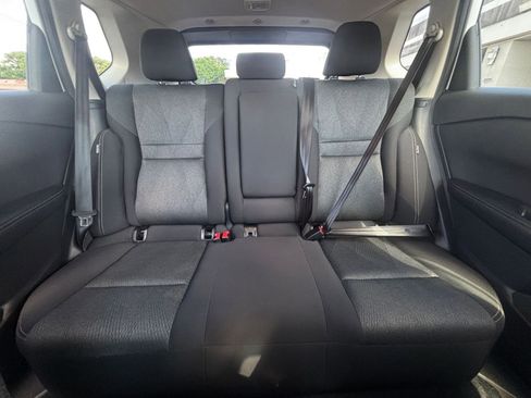 Used 2025 Nissan Rogue SV FWD image 40
