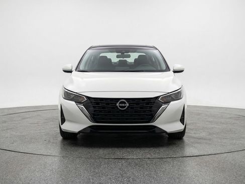 Used 2025 Nissan Sentra SV FWD image 2