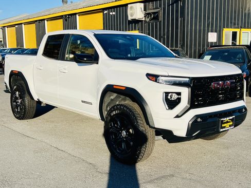 Used 2023 GMC Canyon Elevation w/ Elevation Premium Package image 3