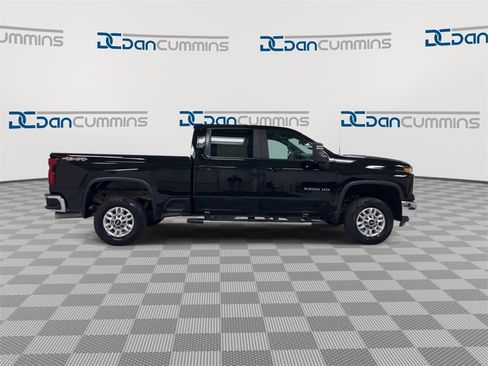 Used 2024 Chevrolet Silverado 2500 LT image 9