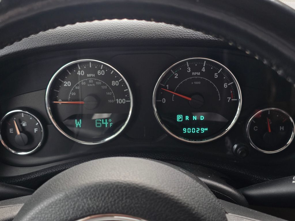 Used 2017 Jeep Wrangler Unlimited Rubicon w/ Connectivity Group AWD/4WD image 29