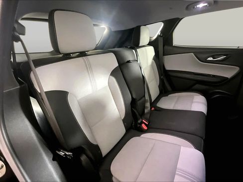 Used 2023 Chevrolet Blazer LT FWD image 19