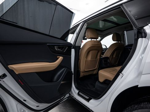 Certified 2025 Audi Q8 Premium Plus w/ Premium Plus Package image 15