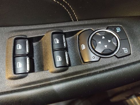 Used 2024 Ford Edge Titanium image 27