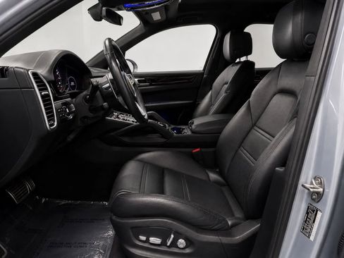 Used 2020 Porsche Cayenne S AWD/4WD image 10
