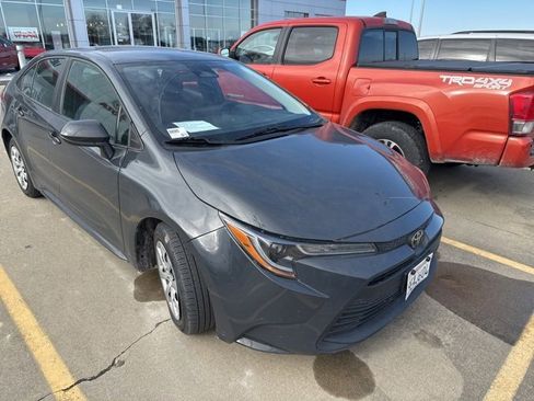 Used 2023 Toyota Corolla LE image 1