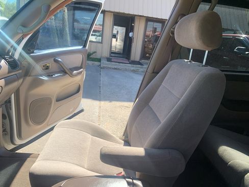 Used 2001 Toyota Sequoia SR5 image 15