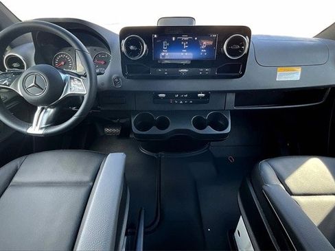 New 2025 Mercedes-Benz Sprinter 2500 image 7