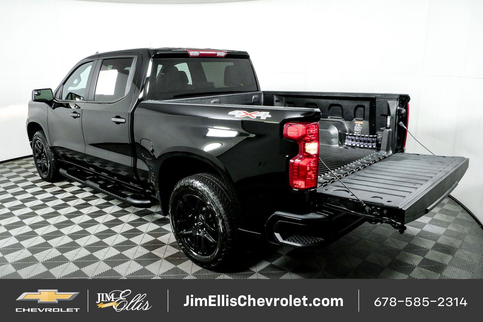 Used 2024 Chevrolet Silverado 1500 Custom w/ Turbomax Blackout Package AWD/4WD image 28