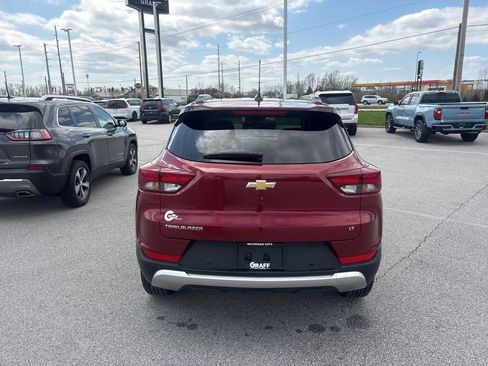 Used 2022 Chevrolet TrailBlazer LT w/ Convenience Package FWD image 6