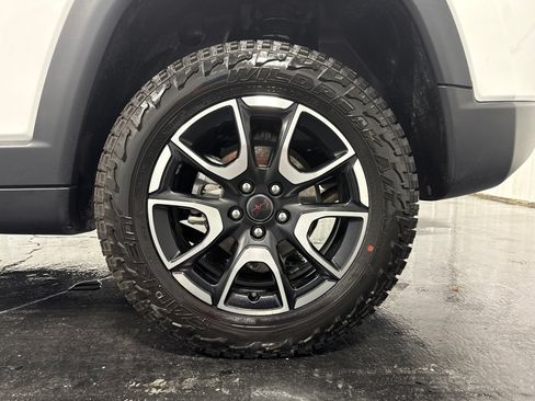 Used 2026 Jeep Compass Trailhawk AWD/4WD image 10