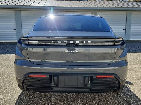 Certified 2025 Porsche Macan 4 Electric image 6