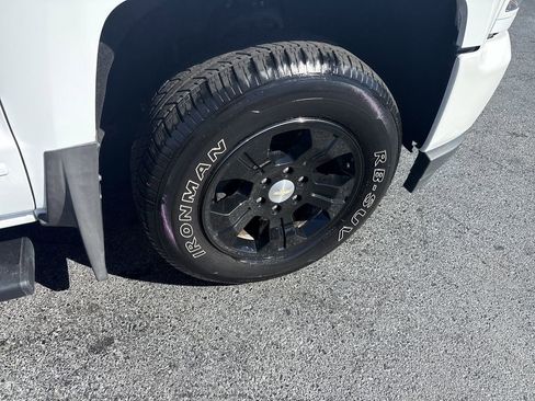 Used 2018 Chevrolet Silverado 1500 LT w/ All Star Edition image 22