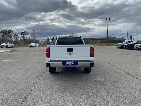 Used 2019 Chevrolet Silverado 1500 LT AWD/4WD image 3