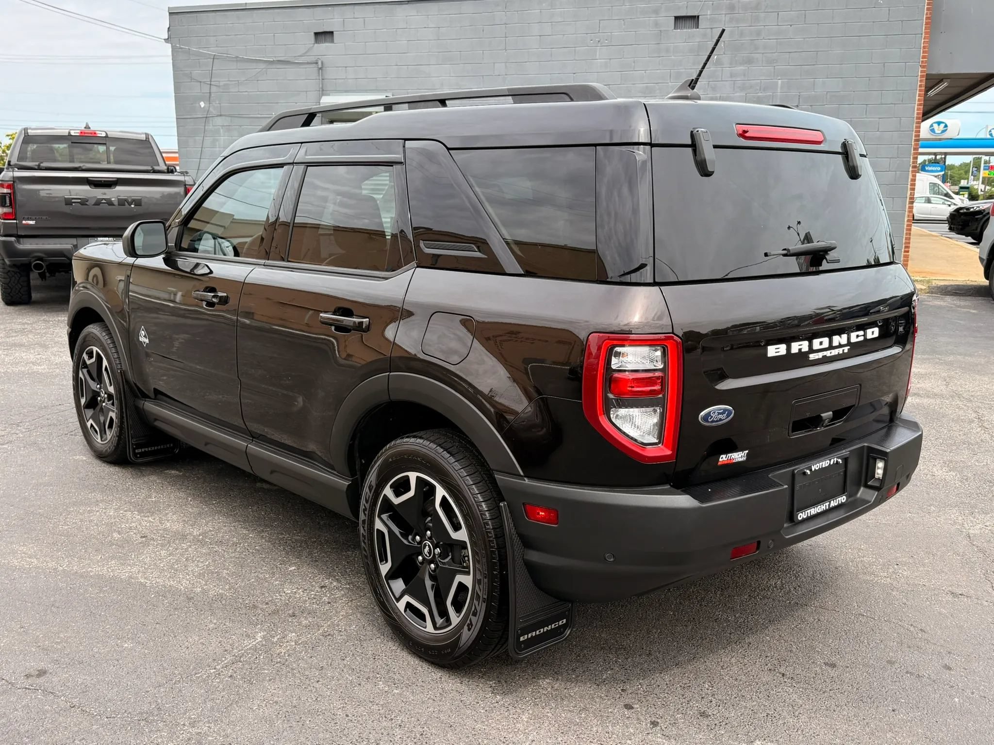 Used 2021 Ford Bronco Sport Outer Banks AWD/4WD image 2