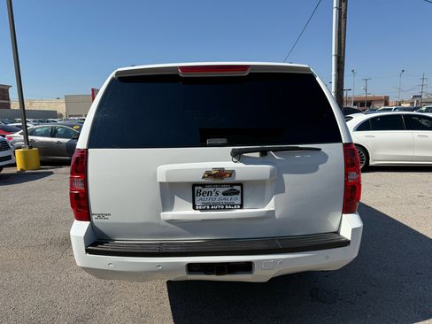 Used 2011 Chevrolet Suburban LT image 7