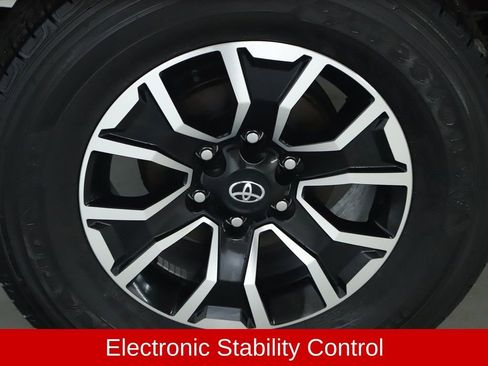 Used 2022 Toyota Tacoma TRD Sport image 13