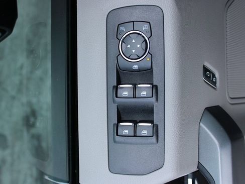 Used 2018 Ford F150 XLT image 11