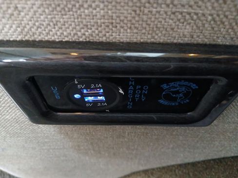 Used 2021 Chevrolet Express 2500 w/ Enhanced Convenience Package RWD image 98