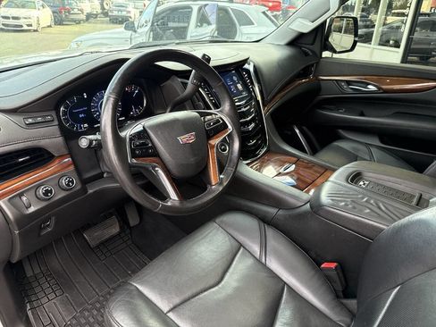 Used 2016 Cadillac Escalade Premium image 39