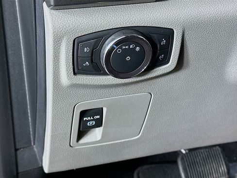 Used 2018 Ford F150 XLT image 16