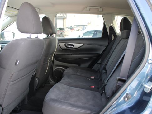 Used 2016 Nissan Rogue SV image 10