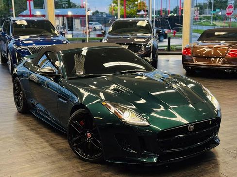 Used 2016 Jaguar F-TYPE R image 2