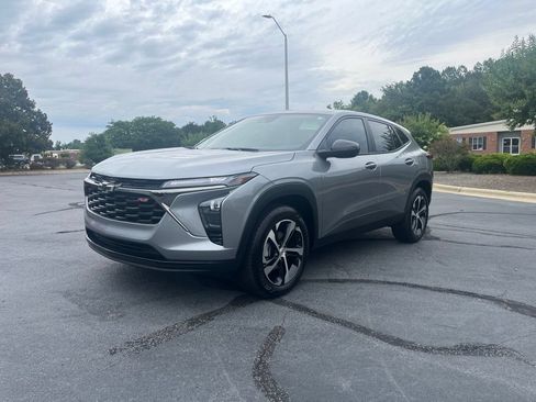 Used 2026 Chevrolet Trax RS w/ Driver Confidence Package FWD image 3