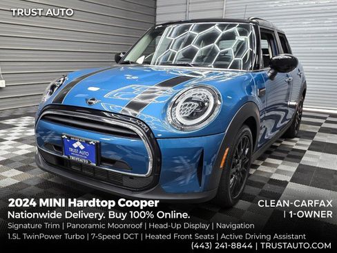 Used 2024 MINI Cooper 4-Door Hardtop FWD image 1