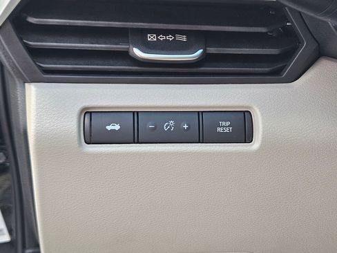 Used 2025 Nissan Altima 2.5 SV image 19