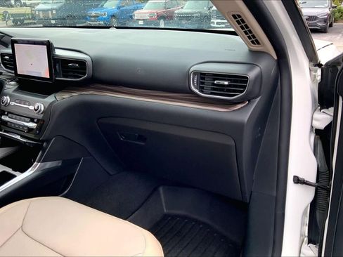 Used 2020 Ford Explorer Limited image 16