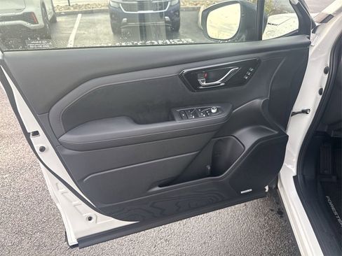 New 2025 Subaru Forester Touring image 25