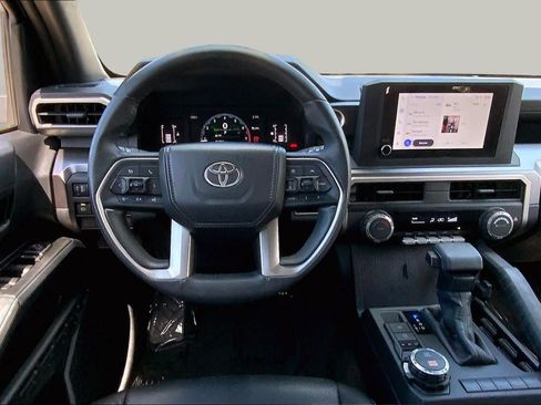 Used 2025 Toyota 4Runner SR5 AWD/4WD image 6