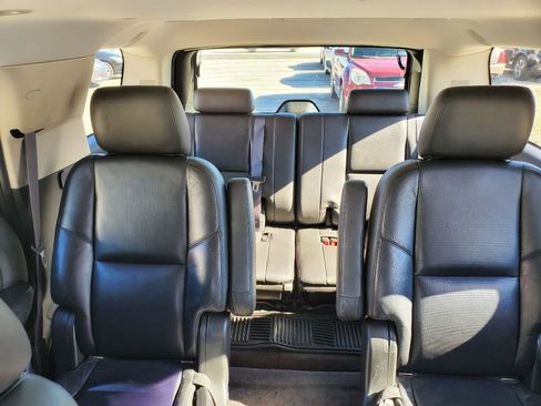 Used 2011 Cadillac Escalade 2WD image 22