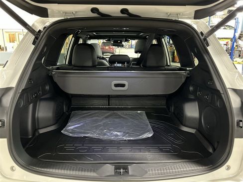 Used 2025 Subaru Forester Sport image 27