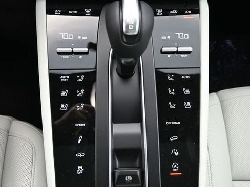 New 2025 Porsche Macan S image 15