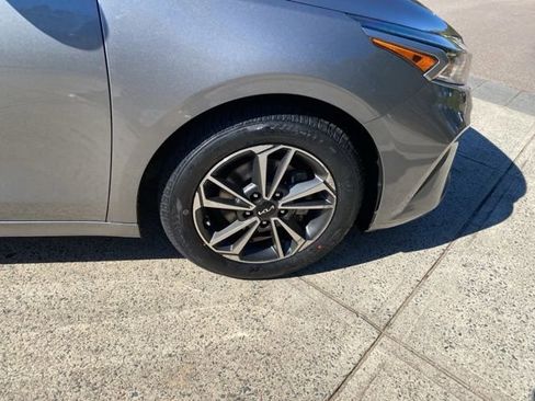 Used 2022 Kia Forte LXS image 17