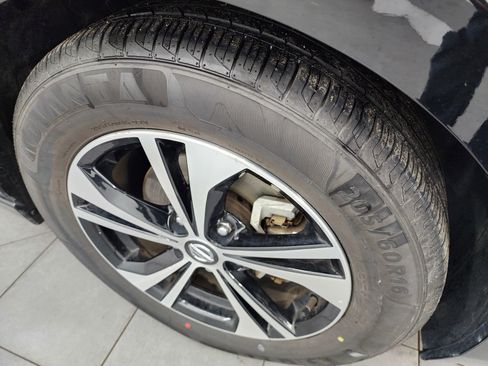 Used 2023 Nissan Sentra SV image 3