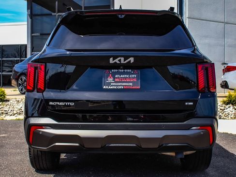 Used 2024 Kia Sorento SX Prestige w/ Olive Brown Leather Package image 5