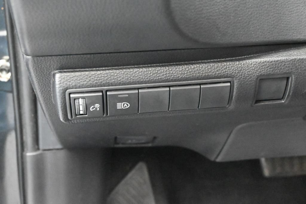 Used 2022 Toyota Corolla LE FWD image 16