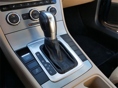 Used 2013 Volkswagen CC Lux image 29