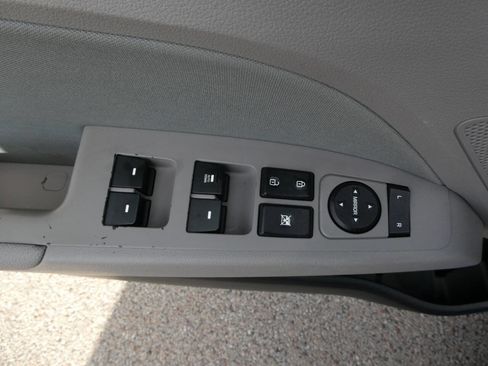 Used 2017 Hyundai Elantra SE FWD image 22