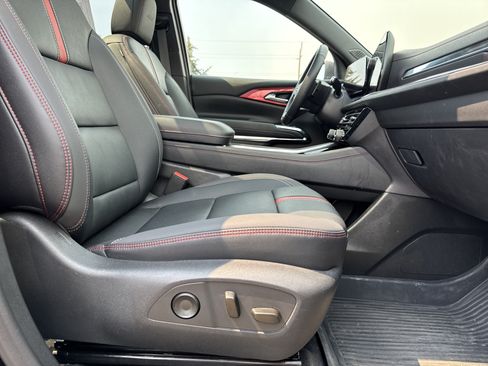 Used 2026 Chevrolet Traverse RS w/ LPO, Floor Liner Package AWD/4WD image 39