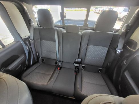 Used 2026 Jeep Gladiator Mojave AWD/4WD image 11