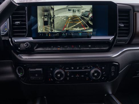 Used 2024 Chevrolet Silverado 2500 High Country image 23