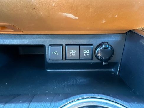 Used 2021 Toyota Highlander Platinum image 18