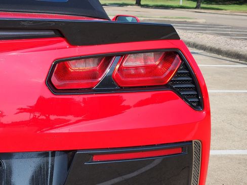 Used 2018 Chevrolet Corvette Stingray Convertible w/ 3LT Preferred Equipment Group RWD image 16