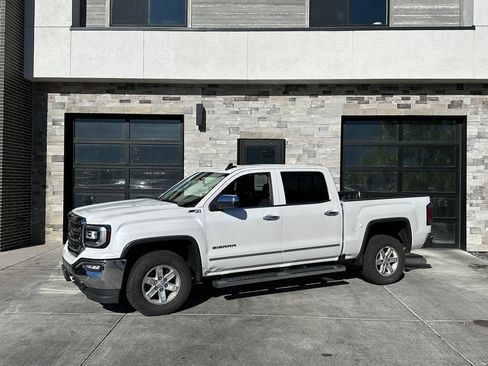 Used 2018 GMC Sierra 1500 SLT AWD/4WD image 7