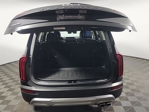 Used 2022 Kia Telluride SX w/ SX Prestige Package image 8