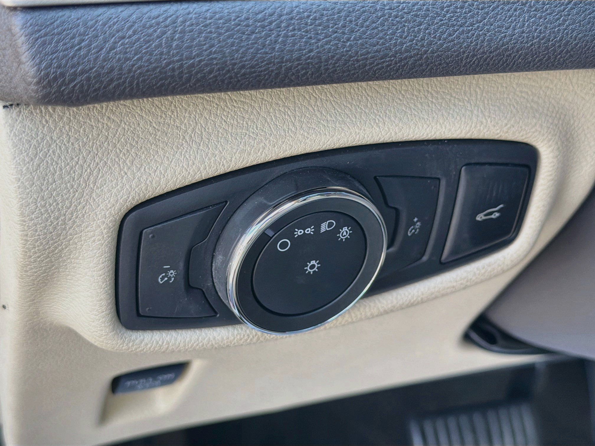 Used 2013 Lincoln MKZ FWD image 10